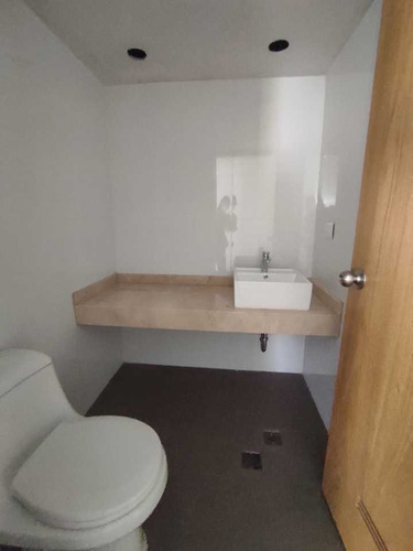 Imagen 16 de 20 de Vendo Edificio En La Castellana De 7 Apartamentos / 0414-3907836