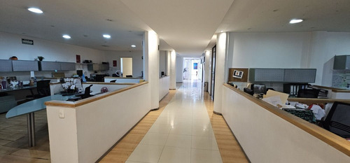 Bodega 3715m2 En 3 Niveles Con 52 Estacionamientos