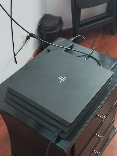 Ps4 Pro 1 Tb + 2 Controles + Juegos + Disco Duro 