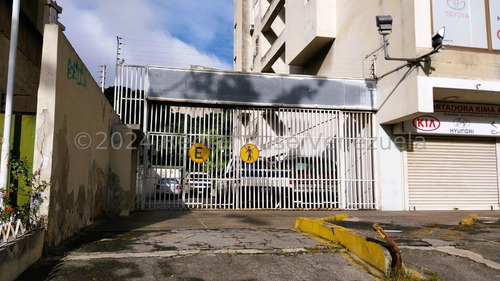 Local Para Taller Mecánico O Afines A Pie De Calle En Alquiler, Urb. La Urbina