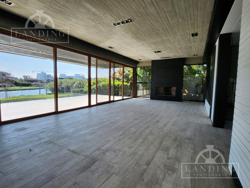Casa Al Río En Barrio Náutico Albanueva, Rincón De Milberg