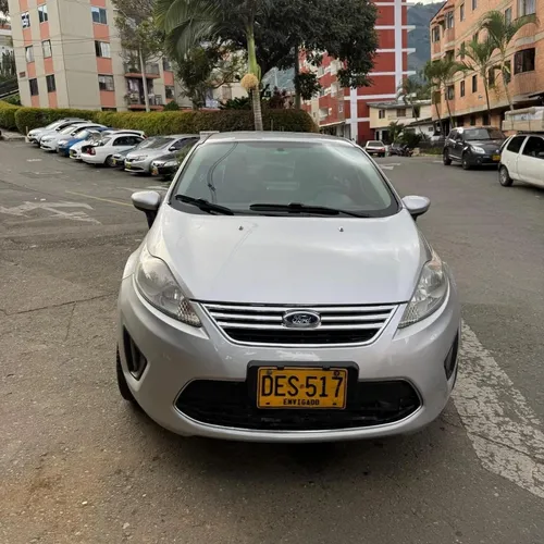 Ford Fiesta 1.6 Hatchback Mecánica