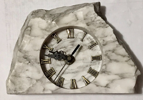 Reloj De Mesa Mármol Con Números Romanos De Bronce