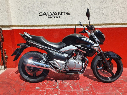 Suzuki Inazuma 250 2016 Preta