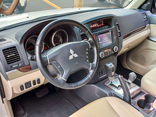 Imagem 8 de 10 de Mitsubishi Pajero Full 3.2 Hpe 4x4 16v Turbo 2014