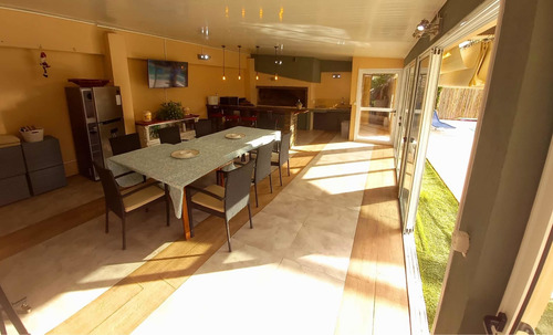 Imagen 5 de 18 de Espectacular Casa Playa Mansa Con Piscina Climatizada