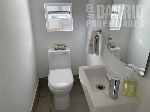 Imagen 12 de 20 de Casa En Venta De 4 Dorm. En Colina