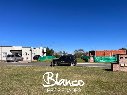 Imagen 4 de 10 de Oportunidad! Lote Listo Para Construir Con Amarra En El Barrio Vila Marina Ii - Villanueva