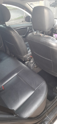 Imagem 2 de 9 de Renault Sandero Stepway 1.6 8v