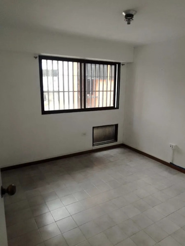 Imagen 4 de 6 de Funcional Oficina En Alquiler, Sector Sabana Grande, Municipio Libertados