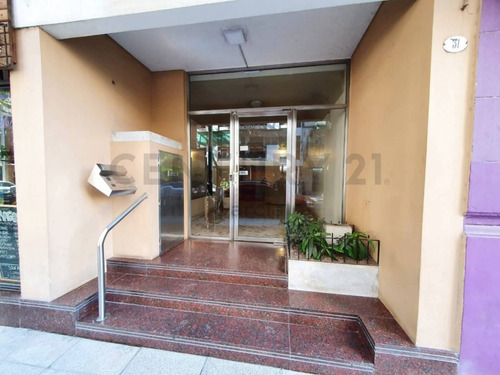 Imagen 3 de 14 de En Venta Departamento De 2 Ambientes Con Balcón Terraza En Flores.