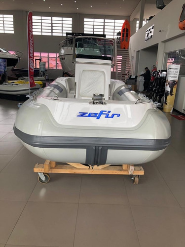 Imagem 5 de 6 de Barco Inflável Zefir G500 Geração Ii Zero Com Motor 115hp 4t