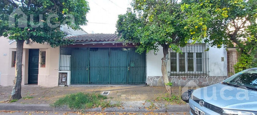 Imagen 1 de 9 de Terreno Con Casa A Reciclar En Zona Residencial  - San Fernando