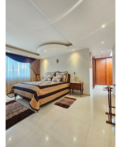 Casa En Venta Remodelada Amoblada Urb Los Castores San Antonio