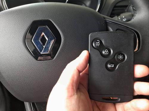 Imagem 14 de 15 de Renault Captur 2.0 16v Hi-flex Intense Automático