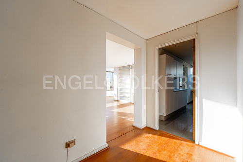 Departamento En Venta En Vitacura, Excelente Ubicación