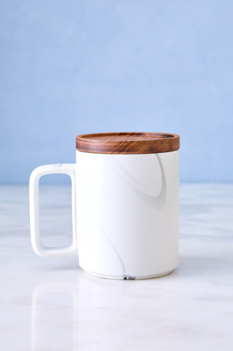 Jarro Mug De Ceramica Blanca Tapa De Acacia 8.5 X 10 Cm
