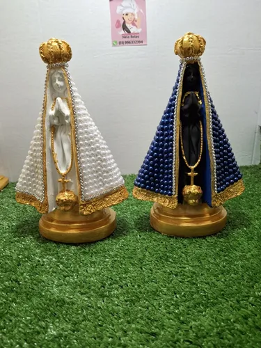 Nossa Senhora Aparecida E Araras,feito Em Gesso E Madeira.