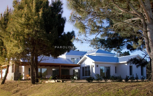 Hermosa Casa Con Amplio Jardín, Pinar Del Faro