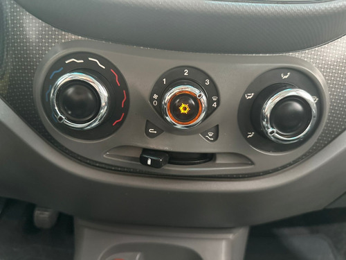 Fiat Palio ESSENCE 1.6 Flex 16V 5p