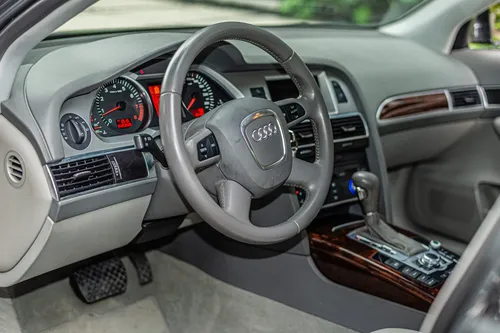 Audi A6 2.8 V6 Multitronic Lujo