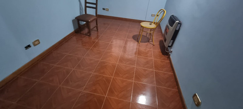 En Venta En Altos De Podesta Barrio Cerrado De 5 Ambientes 2 Baños Garage Dos Autos Fondo. Venta Inmediata F: 9511