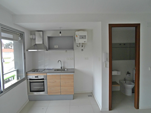 Imagen 4 de 12 de Apartamento Monoambiente A Metros Del Mar.