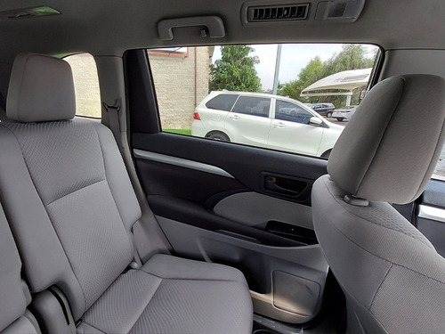 Imagen 12 de 14 de Toyota Highlander Le 2018