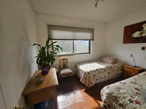 Tejada 5dormt+2estar+5baños+piscina+moderna.