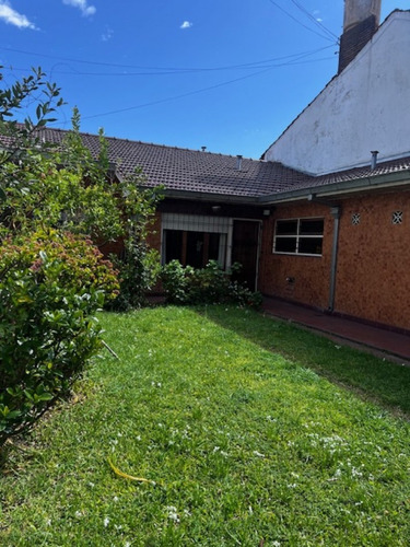 Venta Chalet Desarrollado En Una Sola Planta, Con Parque Y Patio, Zona Nueva Pompeya, A 7 Cuadras Del Mar