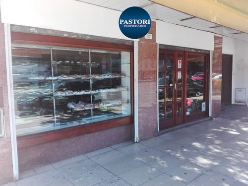 Imagen 2 de 13 de Local Comercial + Vivienda 3 Amb Con Terraza S/lote 10 X32