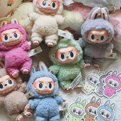 Juego De 2 Lindos Juguetes De Peluche Con El Monstruo De Lab