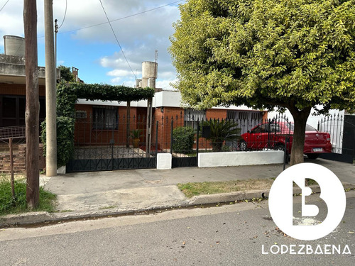 Lopez Baena Vende Casa 3 Dormitorios En Barrio Los Gigantes