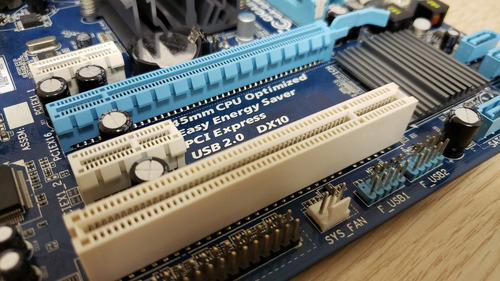 Kit Placa Mãe - Gigabyte - Processador Celeron E3300