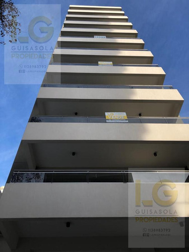 Imagen 2 de 30 de Departamento En Venta De 3 Ambientes Con Cochera En Quilmes - Pisos De Categoria