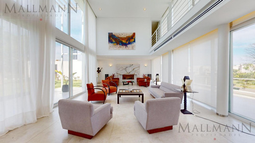 Venta Casa 4 Dormitorios En La Berlina Diseño Moderno Y Funcional