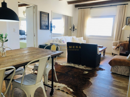 Apartamento En Alquiler En La Peninsula, De 2 Dormitorios, 2 Baños, Cocina Integrada, Living-comedor.-ref:2273