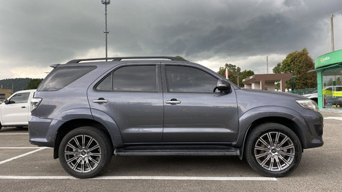 Imagen 12 de 25 de Toyota Fortuner