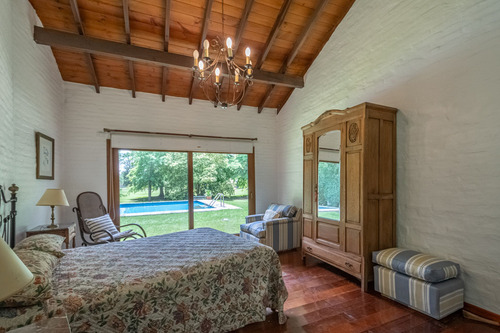 Casa 6 Dormitorios Con 4 Cocheras Highland Park