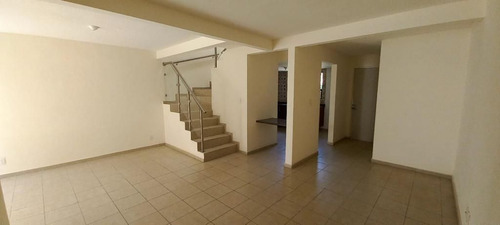 Se Vende Casa En Sonterra, 3 Recamaras, Una En Pb, Terraza Tipo Roof, 3.5 Baños