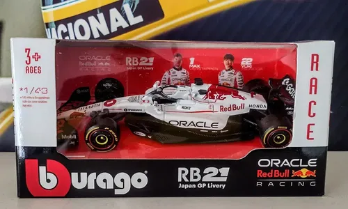 Carro/Caminhonete em miniatura Bburago RB18 1:43 branco | MercadoLivre