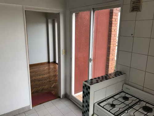 Departamento 2 Ambientes Con Balcón En Flores - Piso Alto En Torre Con Jardín Sum Y Parrillas