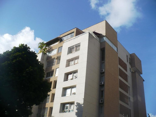 Apartamento Res Los Geranios En Calle Cerrada En Venta En La Boyera Carretera Avenida El Hatillo Caracas 