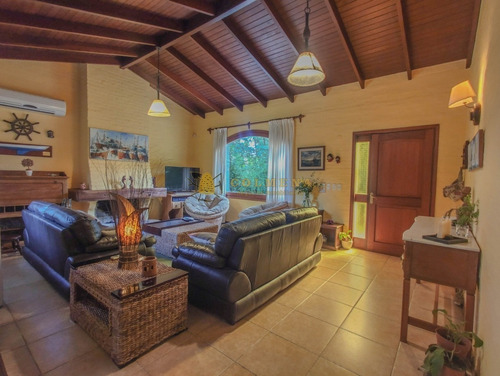 Casa En Venta En Jardines De Cordoba- Ref: 4713