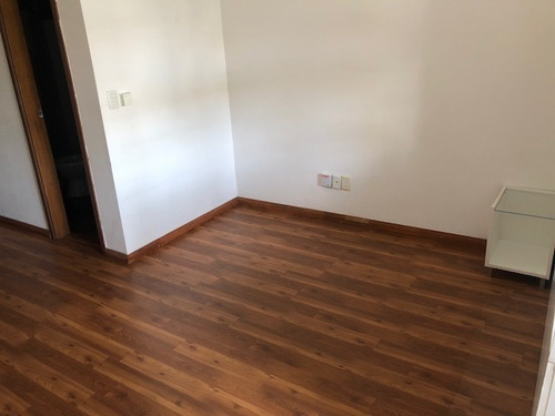 Venta Mono Moderno En Pocitos Barbacoa, Lavadero Y Seguridad