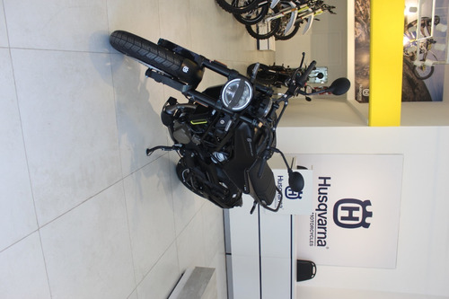 Imagen 14 de 19 de Husqvarna Svartpilen 200 0km 2023
