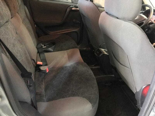 Imagem 8 de 11 de Fiat Stilo Flex Dualogic