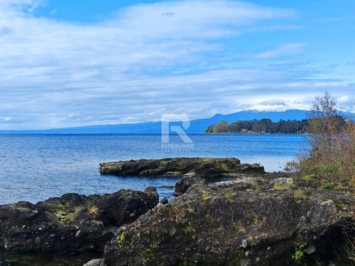 Casa Con Orilla De Lago Y Vista Volcanes