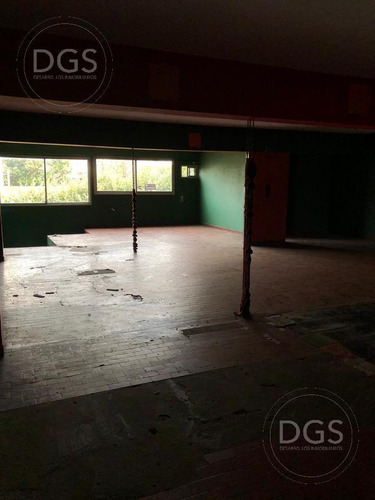 Imagen 11 de 19 de ¡excelente Local Comercial Distribuido En Dos Plantas - Banfield Este!