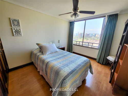 Departamento En Venta De 5 Dorm. En Las Condes Gran Vista